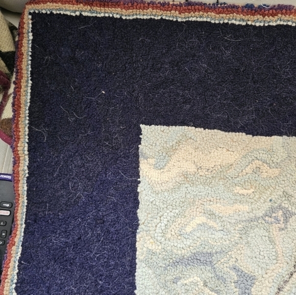 Vintage hand hooked rug with the Mayflower II design.‎ - Picture 8 of 16